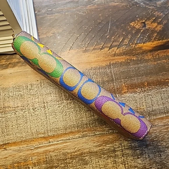 Coach Long Zip Around Wallet In Rainbow Signature Canvas - Picture 10 of 13